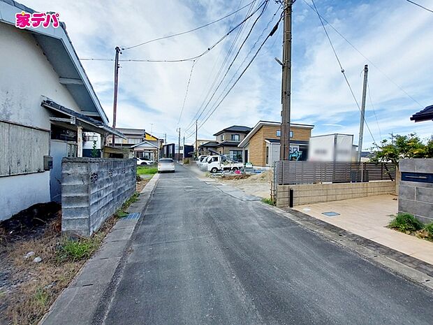 前面道路:西側約4.4m幅
