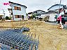 外観：現地や周辺環境もあわせてご確認いただけます。現地ご案内いたします。お気軽にお問い合わせください。実際の陽当たりや前面道路、周辺の環境などもぜひ現地でご確認ください。スタッフが丁寧にご案内いたします。 