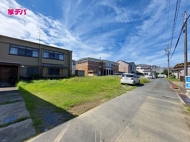 建築予定地です。ご見学希望のお客様につきましては同型同仕様の物件にご案内いたします。当日のご連絡でも対応いたします。お気軽に『家デパ』までお問い合わせ下さい！経験豊富なスタッフが対応いたします。