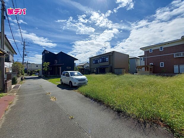 現地や周辺環境もあわせてご確認いただけます。現地ご案内いたします。お気軽にお問い合わせください。実際の陽当たりや前面道路、周辺の環境などもぜひ現地でご確認ください。スタッフが丁寧にご案内いたします。 