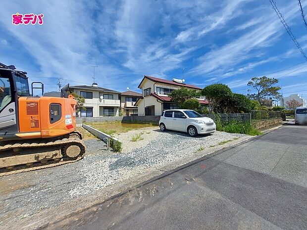 建築予定地です。ご見学希望のお客様につきましては同型同仕様の物件にご案内いたします。当日のご連絡でも対応いたします。お気軽に『家デパ』までお問い合わせ下さい!経験豊富なスタッフが対応いたします。
