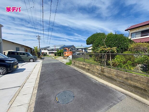 前面道路:南側約4m幅