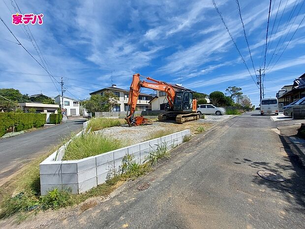 住宅ローンにご不安のあるお客様も、まずはお気軽にご相談ください。お客様に最適な資金計画と金融機関をご案内いたします。ご希望やご状況をお伺いしながら、無理のない返済計画をご提案いたします。