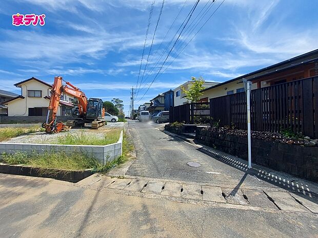 前面道路:南側約4m幅