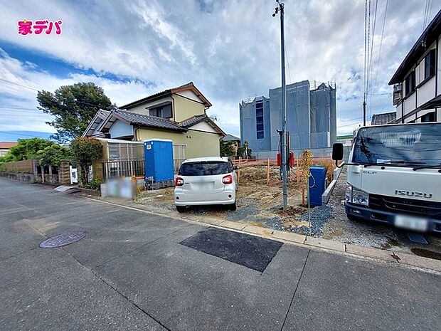 住宅ローンにご不安のあるお客様も、まずはお気軽にご相談ください。お客様に最適な資金計画と金融機関をご案内いたします。ご希望やご状況をお伺いしながら、無理のない返済計画をご提案いたします。