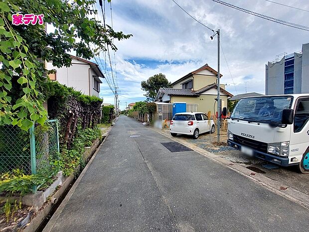 地域に密着した不動産会社として、お客様のニーズに合わせた住まい探しを、経験豊富なスタッフが丁寧にサポートします。住まいに関することはお気軽にご相談ください!資料のご請求も迅速に対応させていただきます。