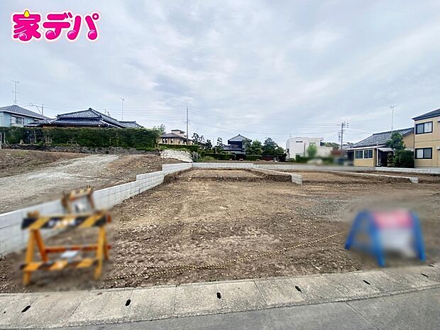 【A号棟】建築予定地です。 ・4LDK ・LDK18帖、隣接洋室5.25帖 ・全居室南向き ・全居室収納完備 ・パントリー ・2面バルコニー ・並列駐車場2台可