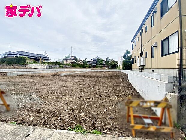【C号棟】建築予定地です。! ・4LDK ・LDK16帖、隣接洋室5.25帖 ・全居室南向き ・全居室収納完備 ・勝手口付きキッチン ・2面バルコニー ・並列駐車場2台可