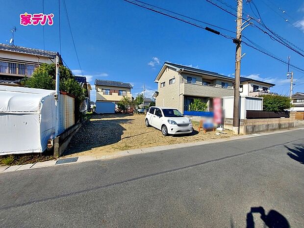 現地や周辺環境もあわせてご確認いただけます。現地ご案内いたします。お気軽にお問い合わせください。実際の陽当たりや前面道路、周辺の環境などもぜひ現地でご確認ください。スタッフが丁寧にご案内いたします。