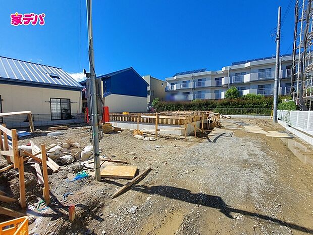 建築予定地です。ご見学希望のお客様につきましては同型同仕様の物件にご案内いたします。当日のご連絡でも対応いたします。お気軽に『家デパ』までお問い合わせ下さい！経験豊富なスタッフが対応いたします。
