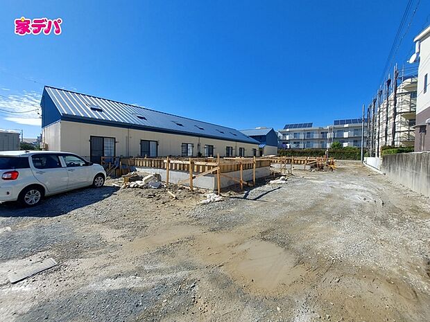 建築予定地です。ご見学希望のお客様につきましては同型同仕様の物件にご案内いたします。当日のご連絡でも対応いたします。お気軽に『家デパ』までお問い合わせ下さい！経験豊富なスタッフが対応いたします。