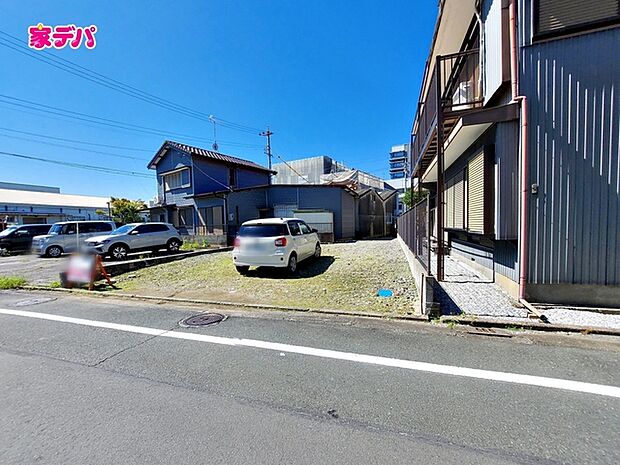 現地や周辺環境もあわせてご確認いただけます。現地ご案内いたします。お気軽にお問い合わせください。実際の陽当たりや前面道路、周辺の環境などもぜひ現地でご確認ください。スタッフが丁寧にご案内いたします。 