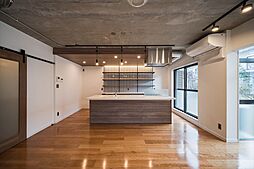 パークサイド南大沢22号棟 5LDKのリビング/ダイニング