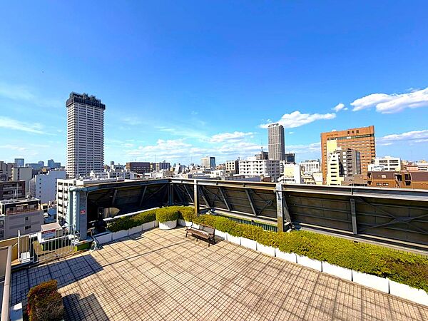 屋上テラスからは隅田川花火やスカイツリー、東京タワーを見ることができます