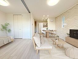 GUCCIフィールドII 203 2階2LDKのリビング/ダイニング