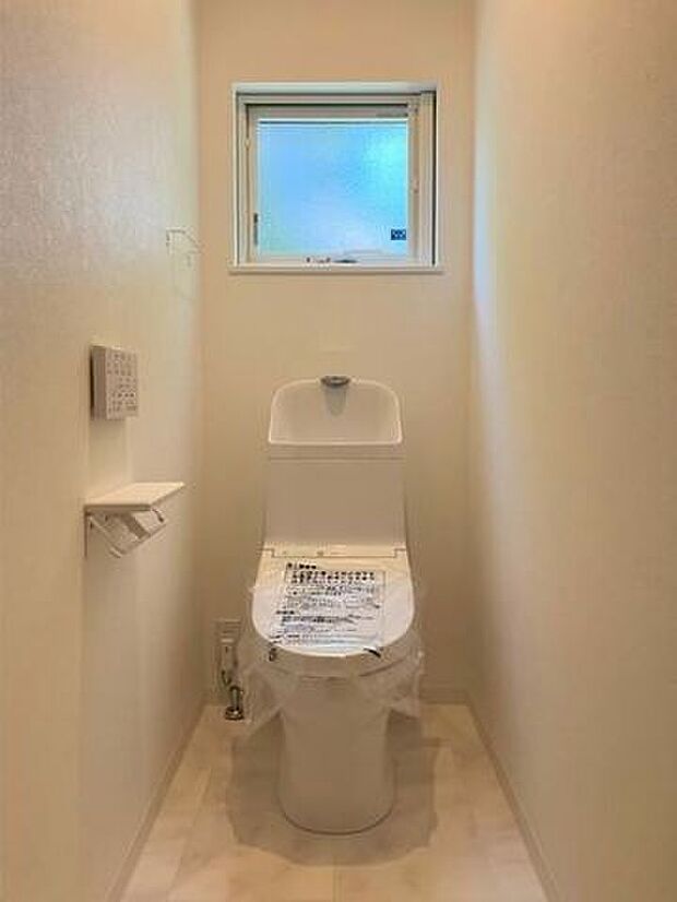■トイレ（TOTO製）■トイレの広さ：約1.78ｍ便座の先から壁まで：約1.12ｍトイレットペーパーフォルダー：有りドア：引き戸