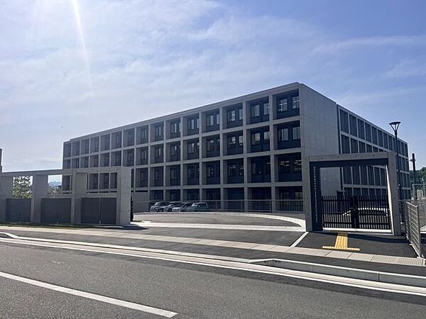 福岡市立周船寺中学校 1300m