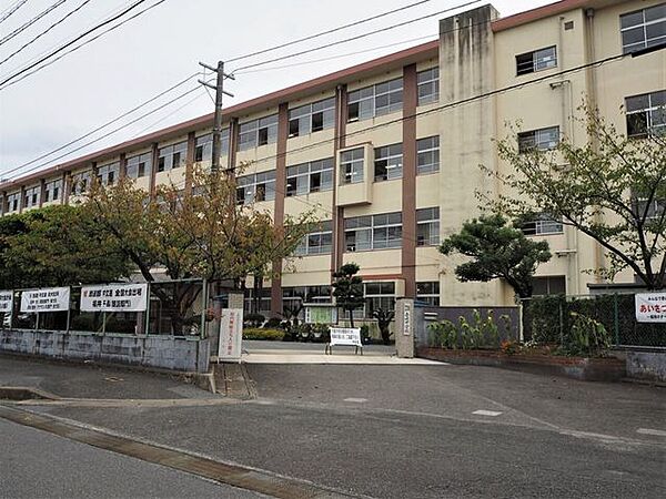 福岡市立 壱岐中学校 1797m