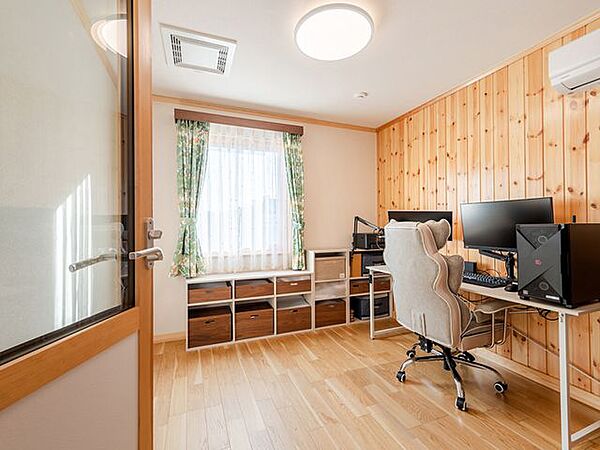 約5.6帖の防音部屋です！