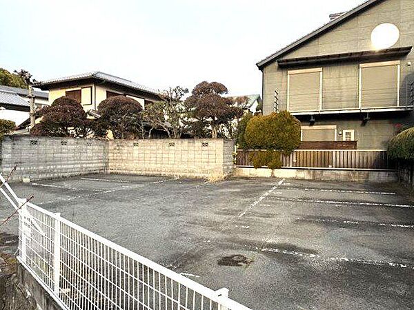 ■建築条件付き土地ではございません。