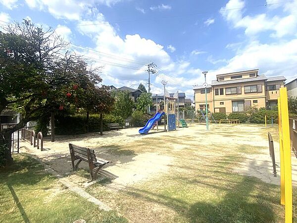 松が丘第3公園 70m