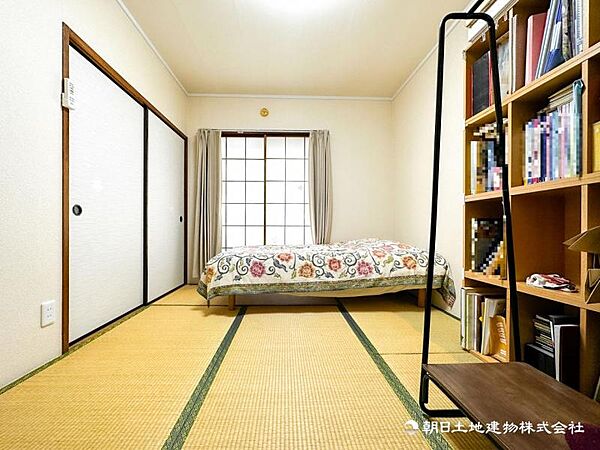 柔らかい畳の空間は、お子様の遊び場や来客時のおもてなしの場所として重宝します。