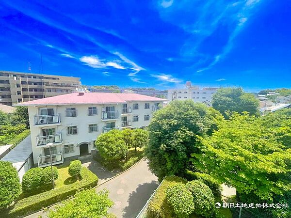 家の良し悪しだけでなく周辺環境も重要なポイント。良好な住環境はお子様の安全は勿論、居住者に安心感とゆとりを与えます。