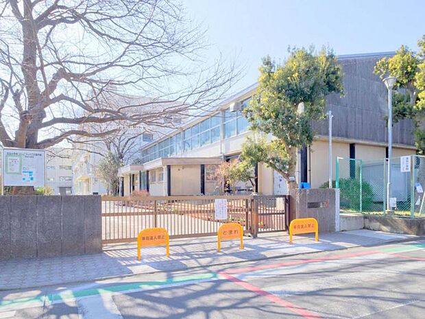 横浜市立深谷小学校　約500ｍ　広い道があるため安心して通学いただけます。