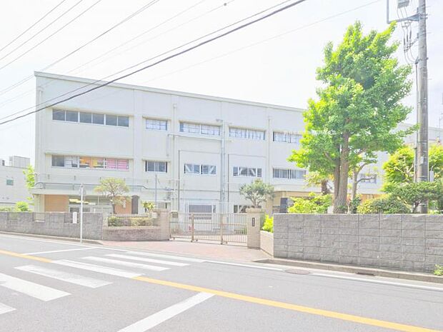 横浜市立豊田小学校　約630ｍ　学校までには横断歩道もあるので安心