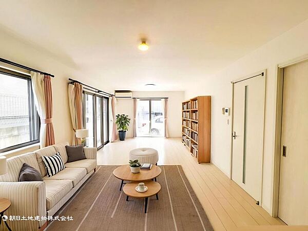 (画像は実際の室内写真をもとに、家具・調度品の配置例をCG合成したもので、実際とは多少異なります。また、家具等は販売価格に含まれません。)