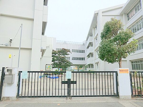 横浜市立小田小学校　約400ｍ