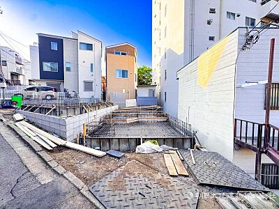 外観:【外観】ここから始まる「日常」はご家族にとってかけがえのない時間となります。少しでも豊かに、快適に。そんな想いから本邸宅は生まれました。 外観:【外観】ここから始まる「日常」はご家族にとってかけがえのない時間となります。少しでも豊かに、快適に。そんな想いから本邸宅は生まれました。