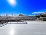 バルコニー：【バルコニー】バルコニーからたっぷりの光をうけたお布団やシーツから太陽のにおいが感じられます。