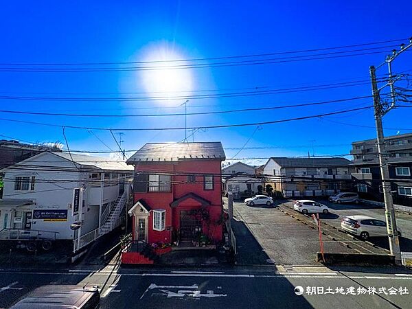 【住戸からの眺望】遠くまで見渡せる開放的な眺望を現地にてご確認ください。