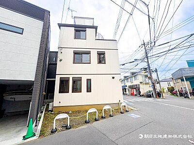 外観:【外観】ここから始まる「日常」はご家族にとってかけがえのない時間となります。少しでも豊かに、快適に。そんな想いから本邸宅は生まれました。 外観:【外観】ここから始まる「日常」はご家族にとってかけがえのない時間となります。少しでも豊かに、快適に。そんな想いから本邸宅は生まれました。