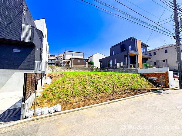 【前面道路】現地までのアプローチをしっかりとご説明させて頂きます。お車と徒歩のアプローチをご一緒しますので、なんなりとご質問下さい。
