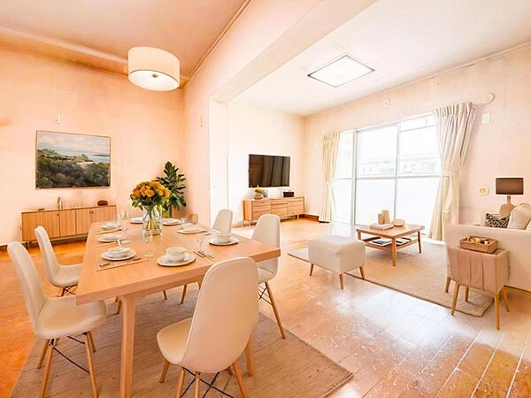 (画像は実際の室内写真をもとに、家具・調度品の配置例をCG合成したものです。また、家具等は販売価格に含まれません。)