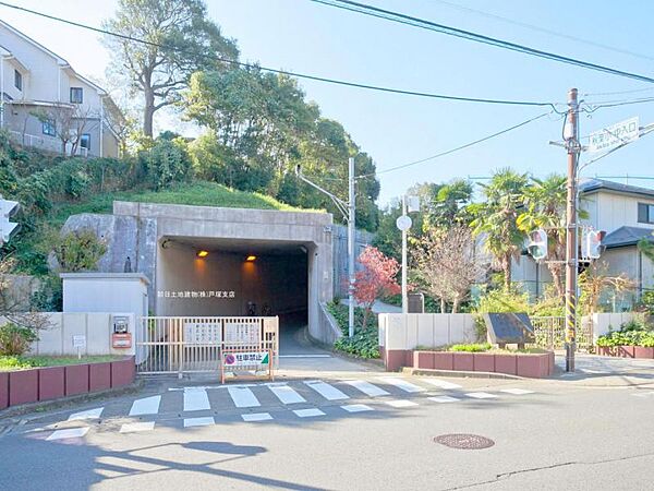横浜市立秋葉小学校　約1000ｍ　児童数も多い小学校です