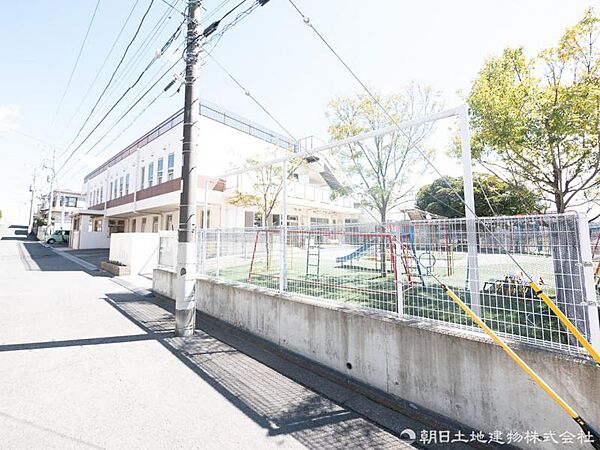 あきば幼保連携型認定こども園　約300ｍ　敷地内に3つの園庭がります