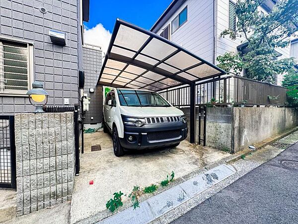 【駐車場】一戸建て住戸を持つ最大のメリットは、駐車場代金を支払い続ける必要がないことです。