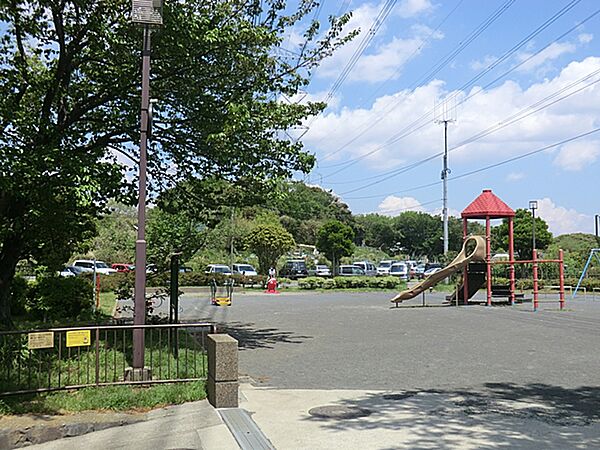野庭表町公園　約500ｍ