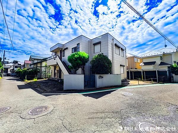 【外観】穏やかな街並みに調和する住環境。これから始まる新しい暮らしを心地よく彩ります。