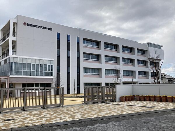 御前崎市立浜岡中学校（444m）
