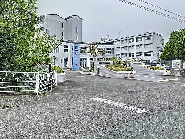 静岡県立池新田高校（1140m）