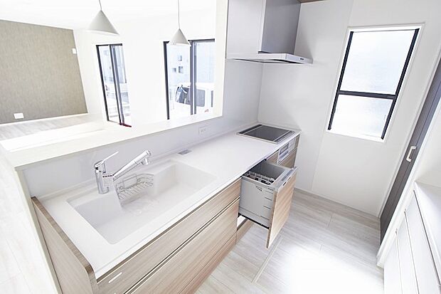 食洗機付き!忙しいご夫婦の味方です。