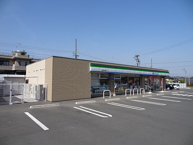 ファミリーマート 掛川家代の里店(639m)