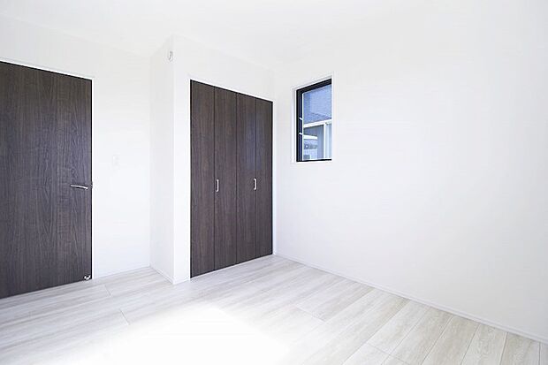 全居室二面採光・収納付き。