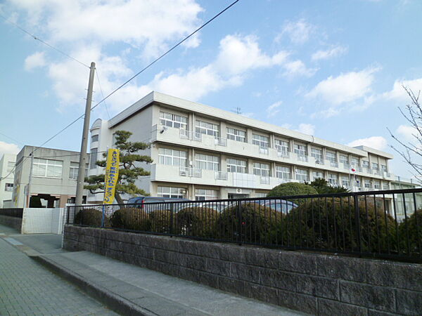 掛川市立横須賀小学校（1644m）