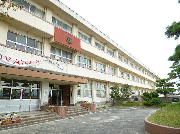 日立市立久慈中学校（129m）