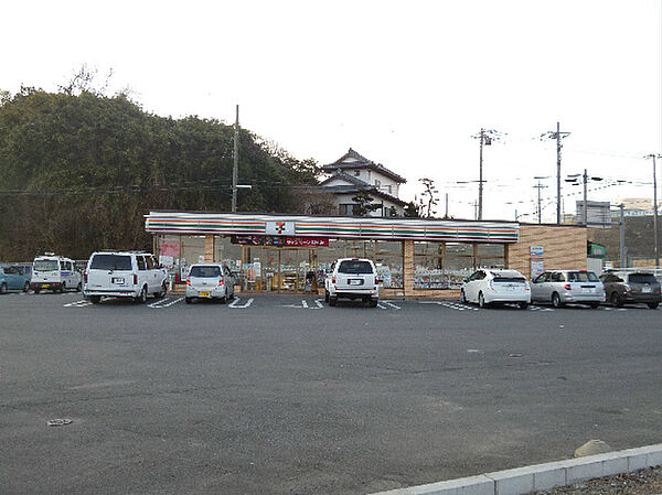 セブンイレブン 日立港前店（678m）